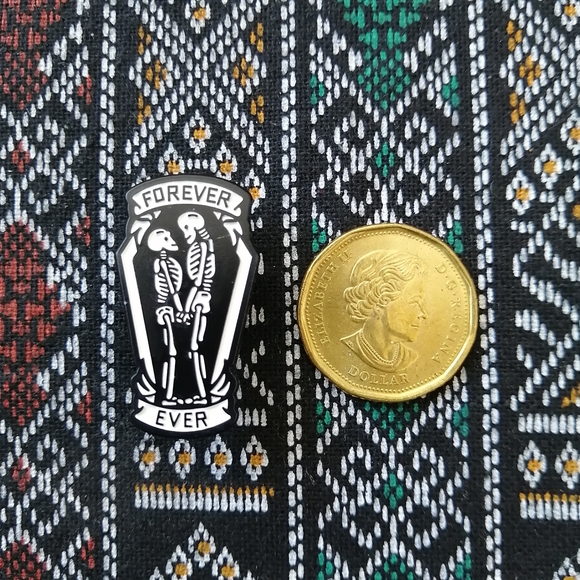 📍2/20$ Forever Ever Enamel Pin NWOT - Picture 2 of 6
